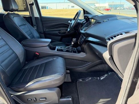 Used 2017 Ford Escape Titanium image 9