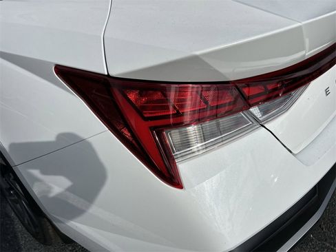 New 2026 Hyundai Elantra Limited image 15