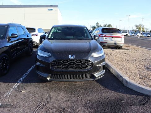 Certified 2023 Honda HR-V LX image 2