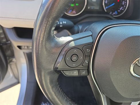 Used 2021 Toyota RAV4 XLE image 9