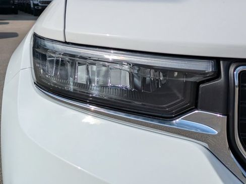 New 2025 Jeep Grand Cherokee Laredo X w/ Luxury Tech Group I AWD/4WD image 8