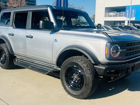 Used 2022 Ford Bronco Black Diamond image 1