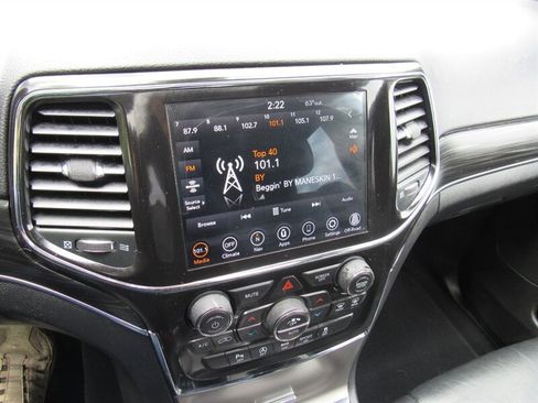 Used 2021 Jeep Grand Cherokee Limited AWD/4WD image 20