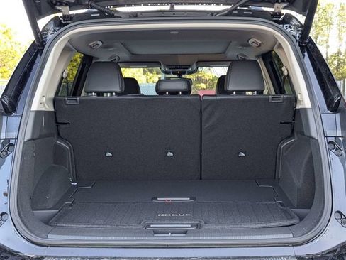 New 2025 Nissan Rogue Platinum w/ Platinum Premium Package image 13