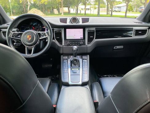 Used 2018 Porsche Macan Sport Edition image 22