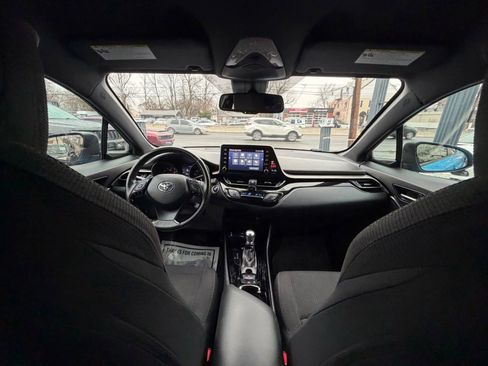 Used 2019 Toyota C-HR XLE image 26