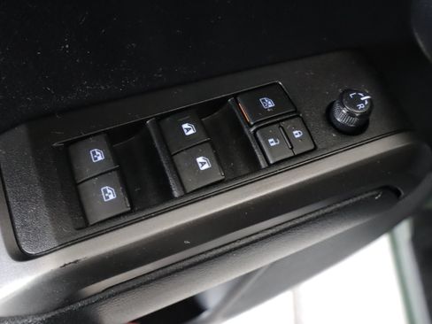 Used 2021 Toyota Tacoma TRD Sport w/ Technology Package AWD/4WD image 11