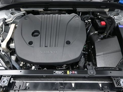 Certified 2024 Volvo S60 B5 Core image 30