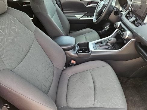 Used 2024 Toyota RAV4 XLE FWD image 15