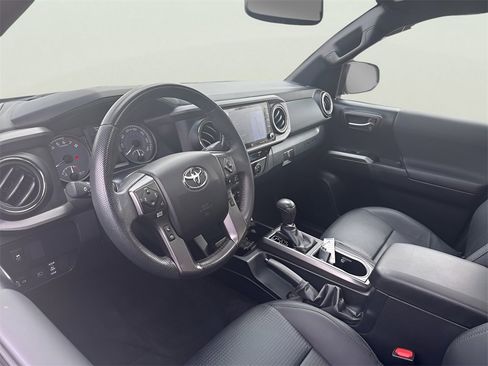 Used 2022 Toyota Tacoma TRD Off-Road image 20