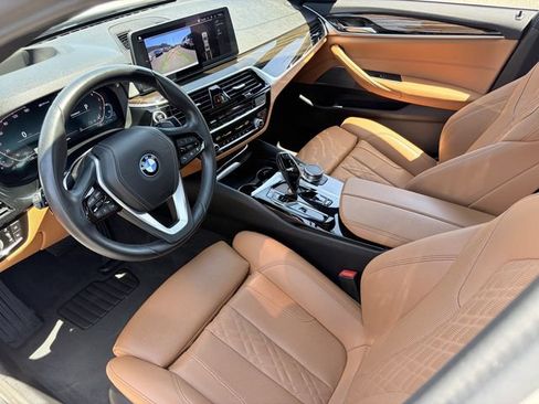 Used 2023 BMW 530e w/ Premium Package RWD image 19