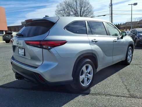 Used 2023 Toyota Highlander L image 4