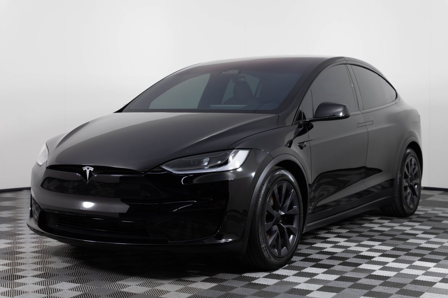 Used 2023 Tesla Model X AWD/4WD image 2