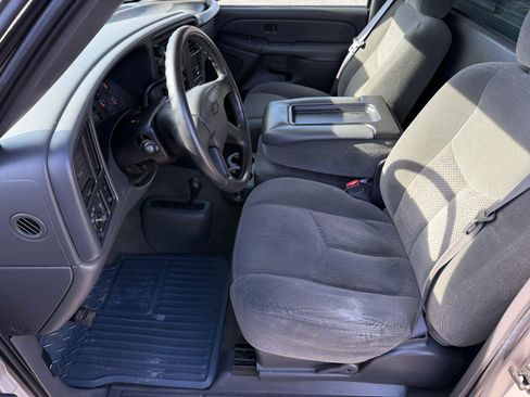 Used 2004 Chevrolet Silverado 1500 4x4 Regular Cab w/ Light Duty Power Package image 10