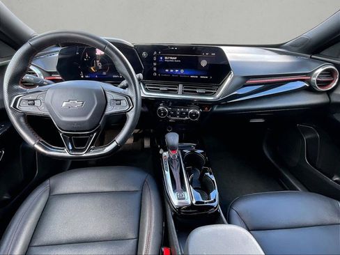 Used 2025 Chevrolet Trax RS w/ Driver Confidence Package FWD image 16