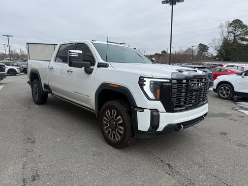 Used 2024 GMC Sierra 2500 Denali Ultimate image 8