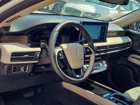 Certified 2025 Lincoln Corsair Grand Touring w/ Jet Appearance Package AWD/4WD image 6