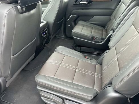 Certified 2026 Chevrolet Suburban High Country AWD/4WD image 28