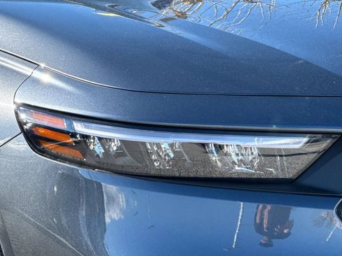 Used 2025 Honda Accord LX image 10