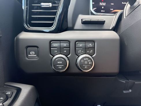 Used 2026 GMC Sierra 2500 AT4 w/ AT4 Premium Plus Package AWD/4WD image 26