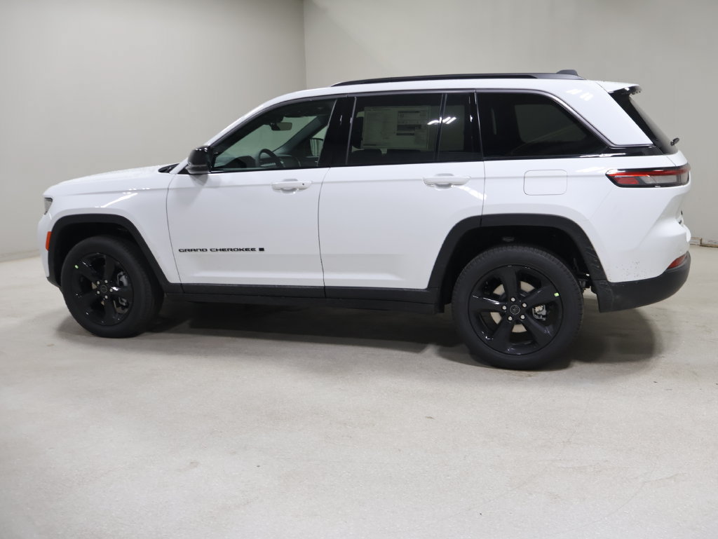 New 2027 Jeep Grand Cherokee Limited AWD/4WD image 4