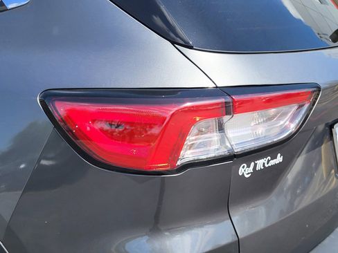 Certified 2022 Ford Escape SE image 10