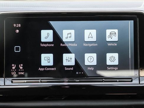 Used 2024 Volkswagen Atlas SE FWD image 16