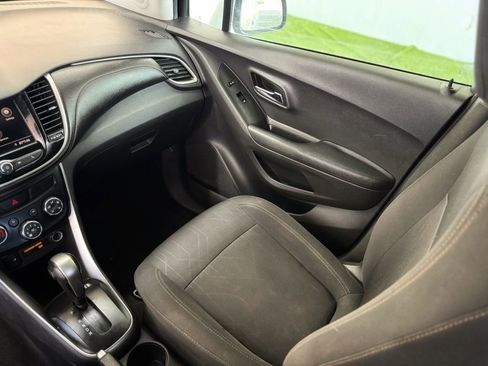 Used 2020 Chevrolet Trax LT w/ LPO, Cargo Package image 28