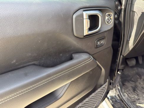 Used 2023 Jeep Wrangler Unlimited Rubicon w/ LED Lighting Group AWD/4WD image 24