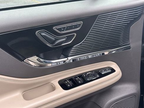 Certified 2022 Lincoln Corsair Reserve w/ Elements Package FWD image 12