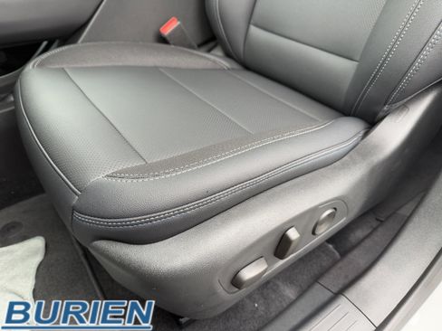 New 2026 Chevrolet Equinox EV LT image 13