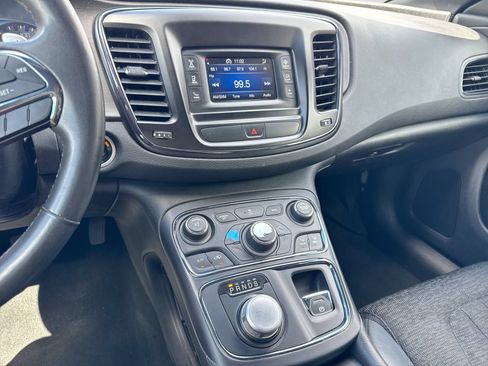 Used 2016 Chrysler 200 S FWD image 28
