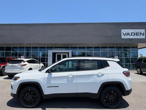 New 2026 Jeep Compass Latitude AWD/4WD image 2