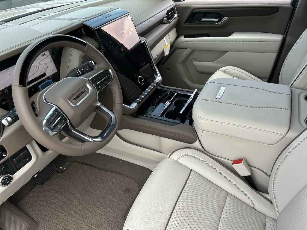 New 2026 GMC Yukon Denali w/ Denali Reserve Package AWD/4WD image 10