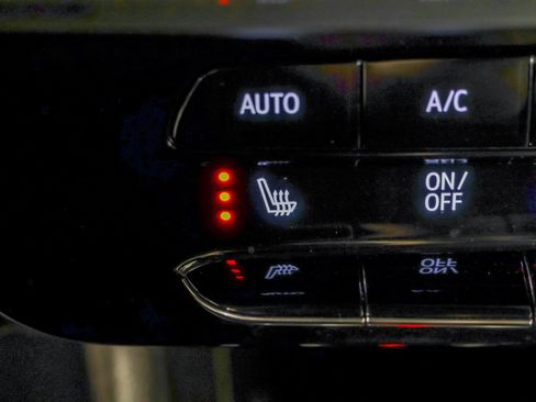 Used 2023 Chevrolet Bolt LT FWD image 9