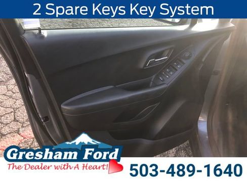 Used 2019 Chevrolet Trax LT w/ LT Convenience Package image 12