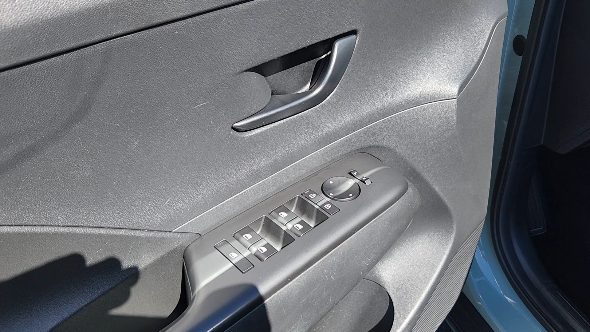 Certified 2025 Hyundai Kona SEL AWD/4WD image 7