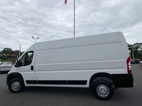 Used 2024 RAM ProMaster 2500 w/ Convenience Group FWD image 6