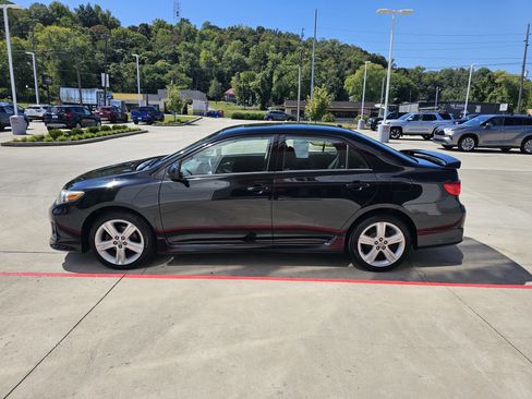 Used 2013 Toyota Corolla S image 8