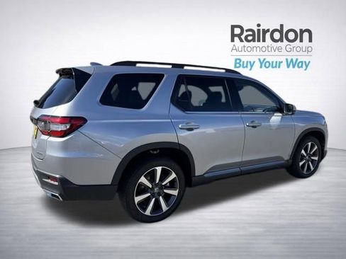 Used 2023 Honda Pilot Elite image 9