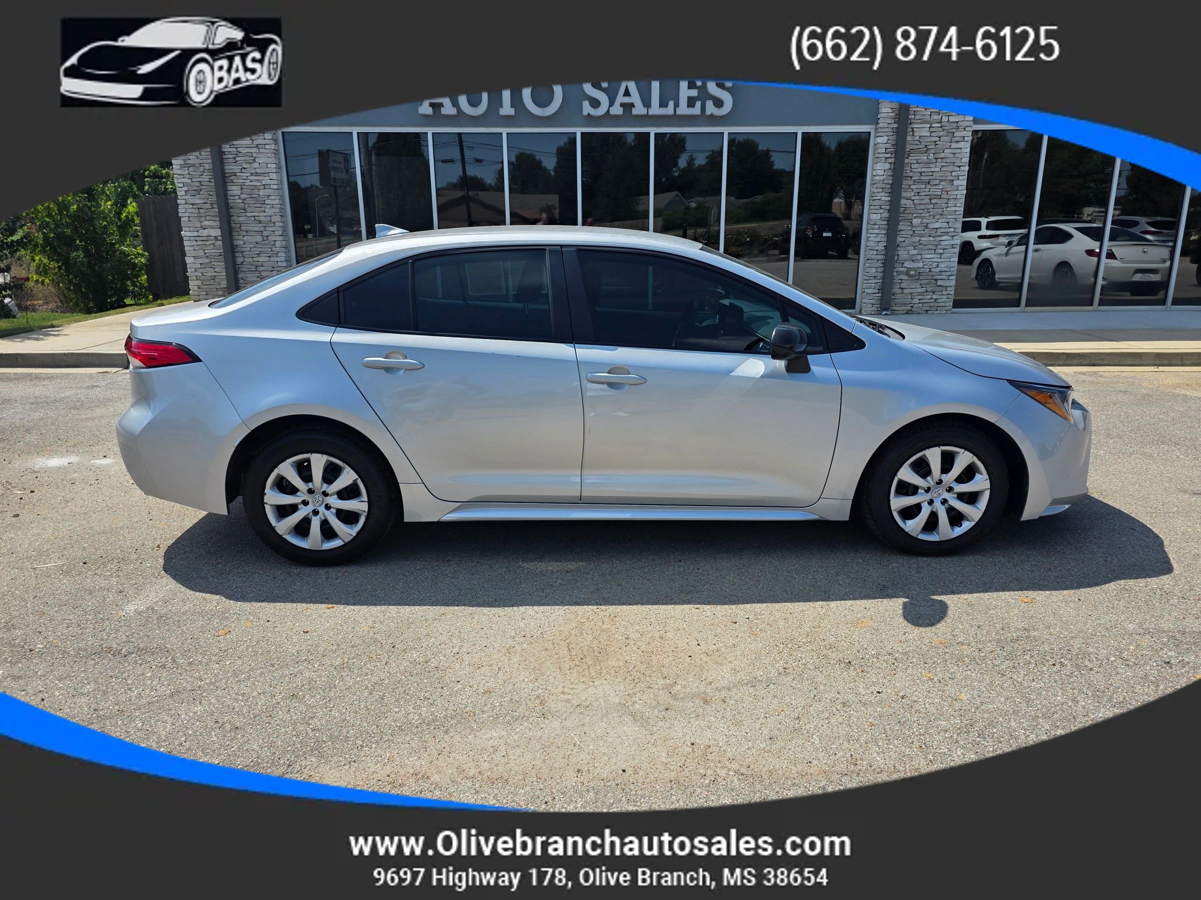 Used 2025 Toyota Corolla LE FWD image 1