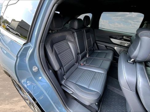Used 2025 Lincoln Nautilus Reserve AWD/4WD image 26