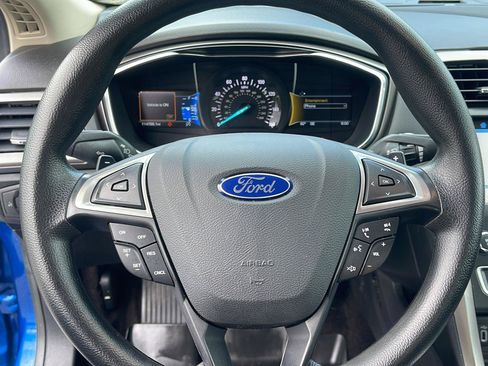 Used 2017 Ford Fusion SE w/ Fusion SE Technology Package FWD image 22