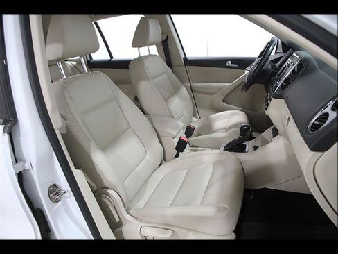 Used 2016 Volkswagen Tiguan S AWD/4WD image 16