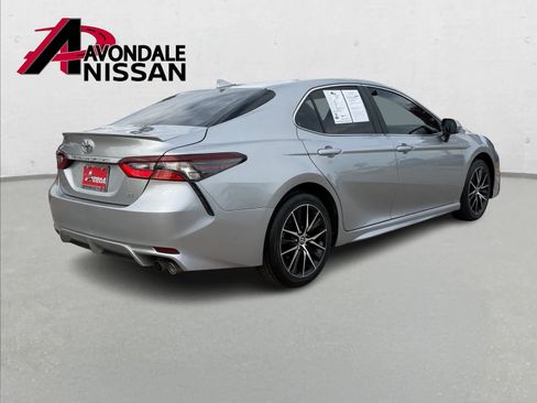 Used 2024 Toyota Camry SE image 6