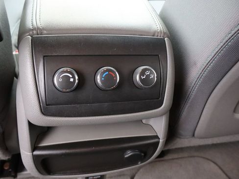 Used 2015 Chevrolet Traverse LS FWD image 19