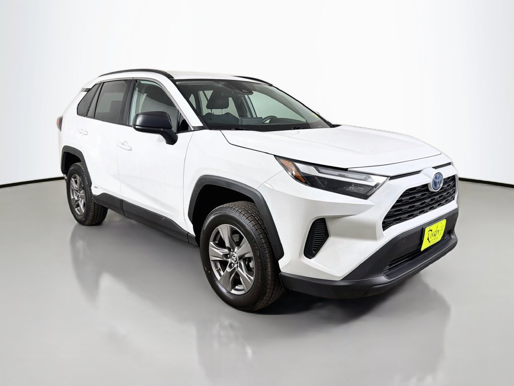 Used 2024 Toyota RAV4 LE AWD/4WD image 4