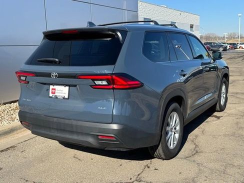 Certified 2024 Toyota Grand Highlander XLE AWD/4WD image 39