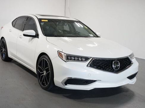 Used 2018 Acura TLX FWD image 3