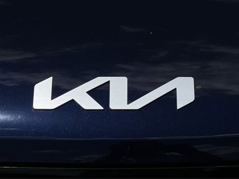 New 2026 Kia Carnival EX FWD image 12